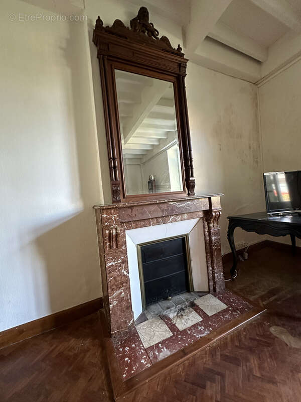 Maison à LA ROCHE-CHALAIS