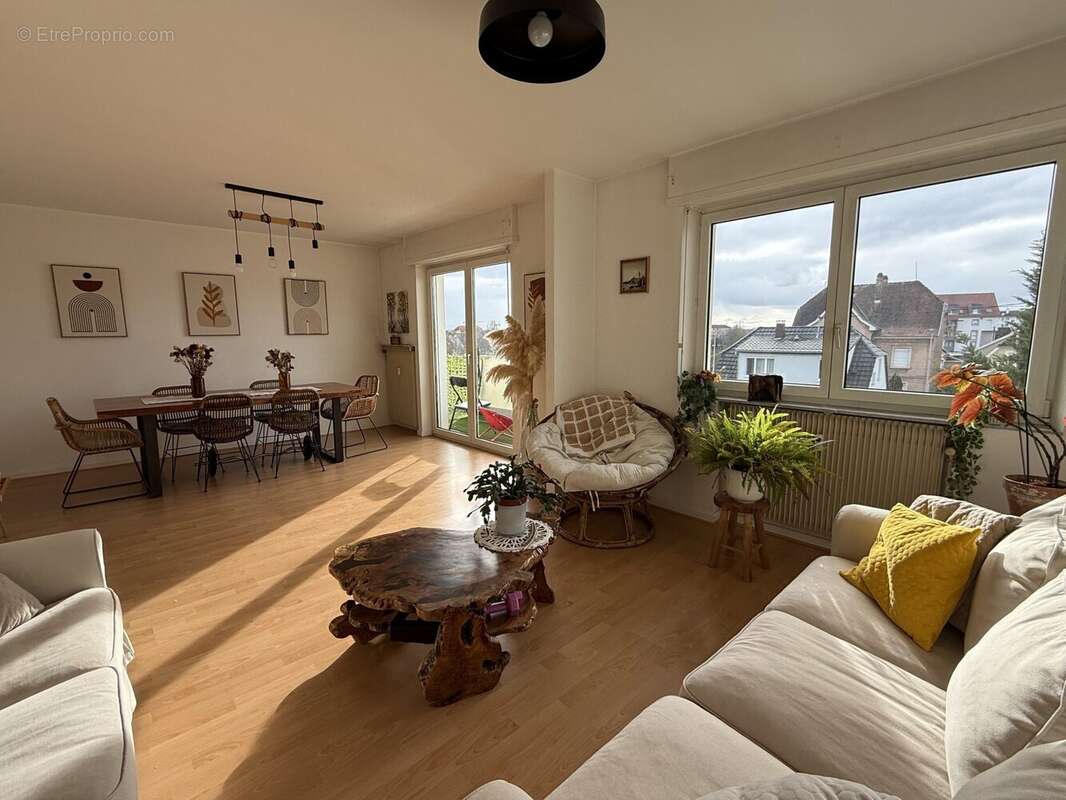 vente_haguenau_F3_sejour_fenninger_immobilier - Appartement à HAGUENAU