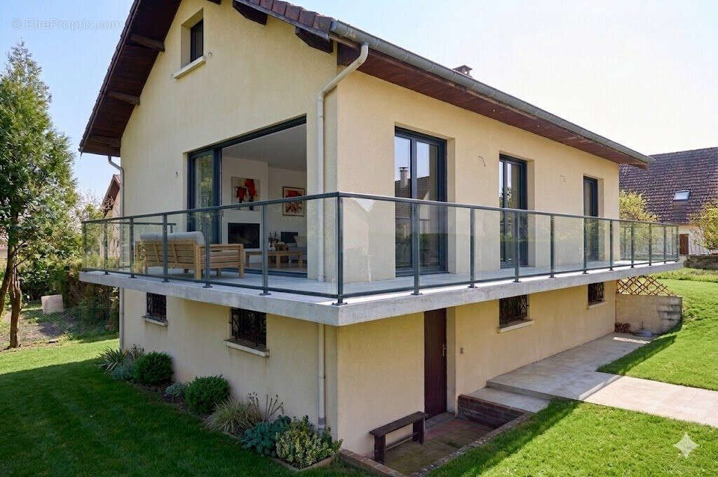 Maison à MAGNY-SUR-TILLE