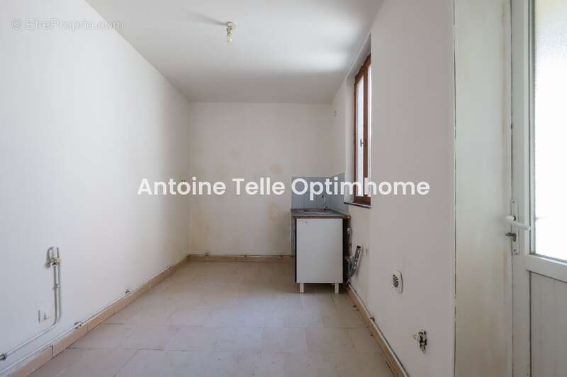 Le Cateau 59360 - Opportunité d'investissement - Maison de deux chambres avec cour intérieure - photo 4
