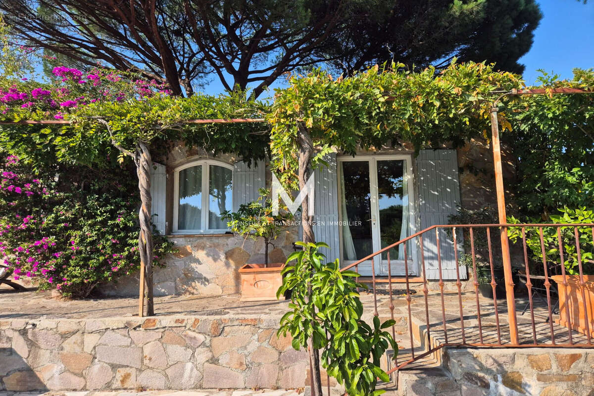 Maison à PLAN-DE-LA-TOUR