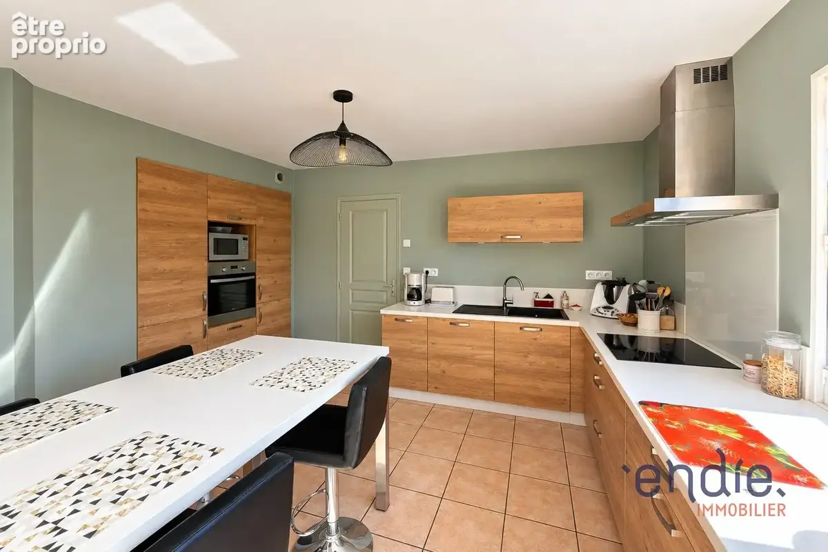 Ergué-Gabéric  Maison familiale 145m², 4 chambres, sans travaux - photo 4