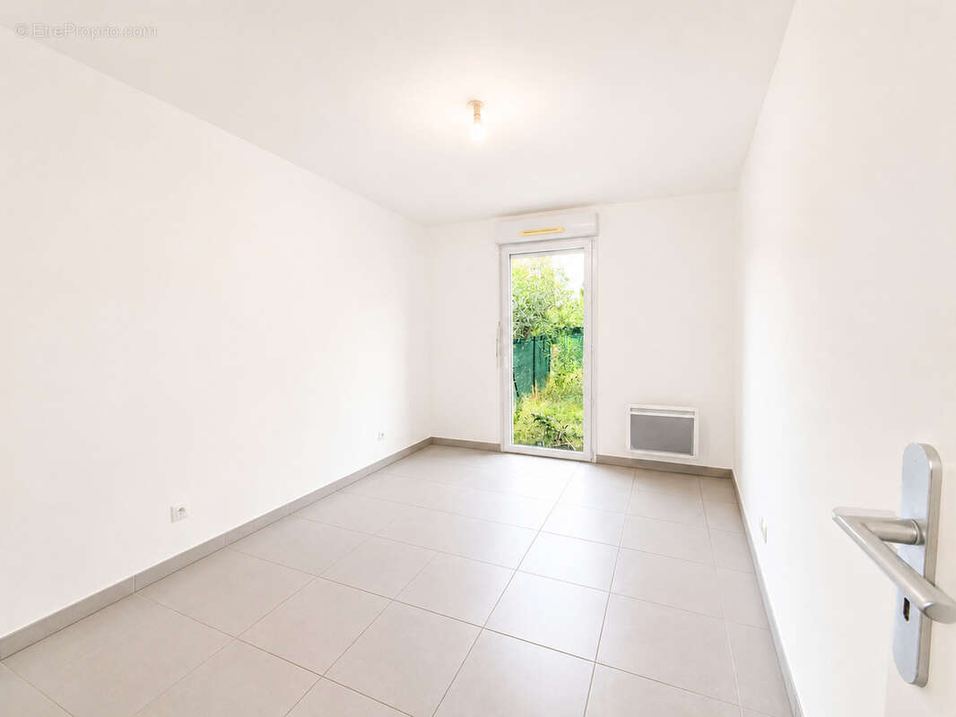À VENDRE - T3 avec jardin 80 m2 et parking - photo 11
