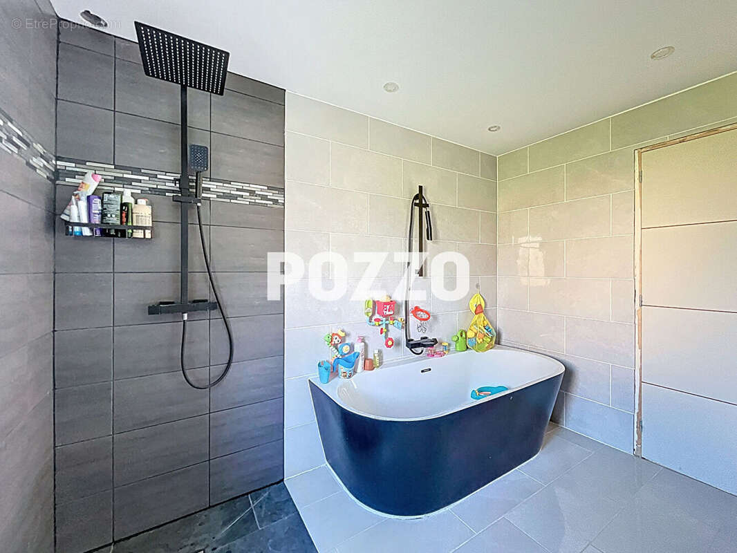 Maison à LE TEILLEUL