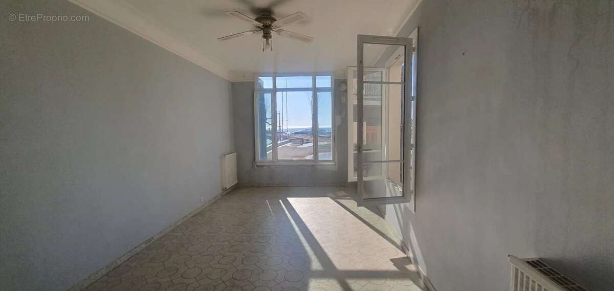 Appartement à VALLAURIS