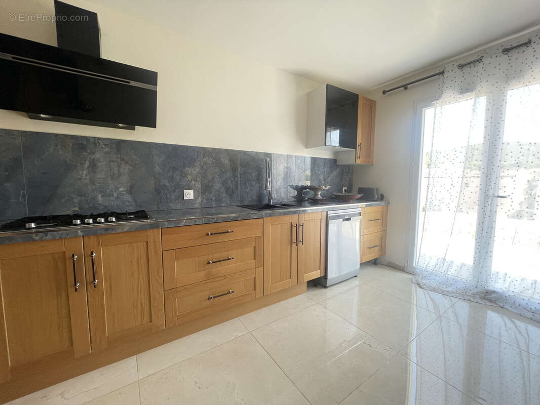 Maison à SAINT-ZACHARIE