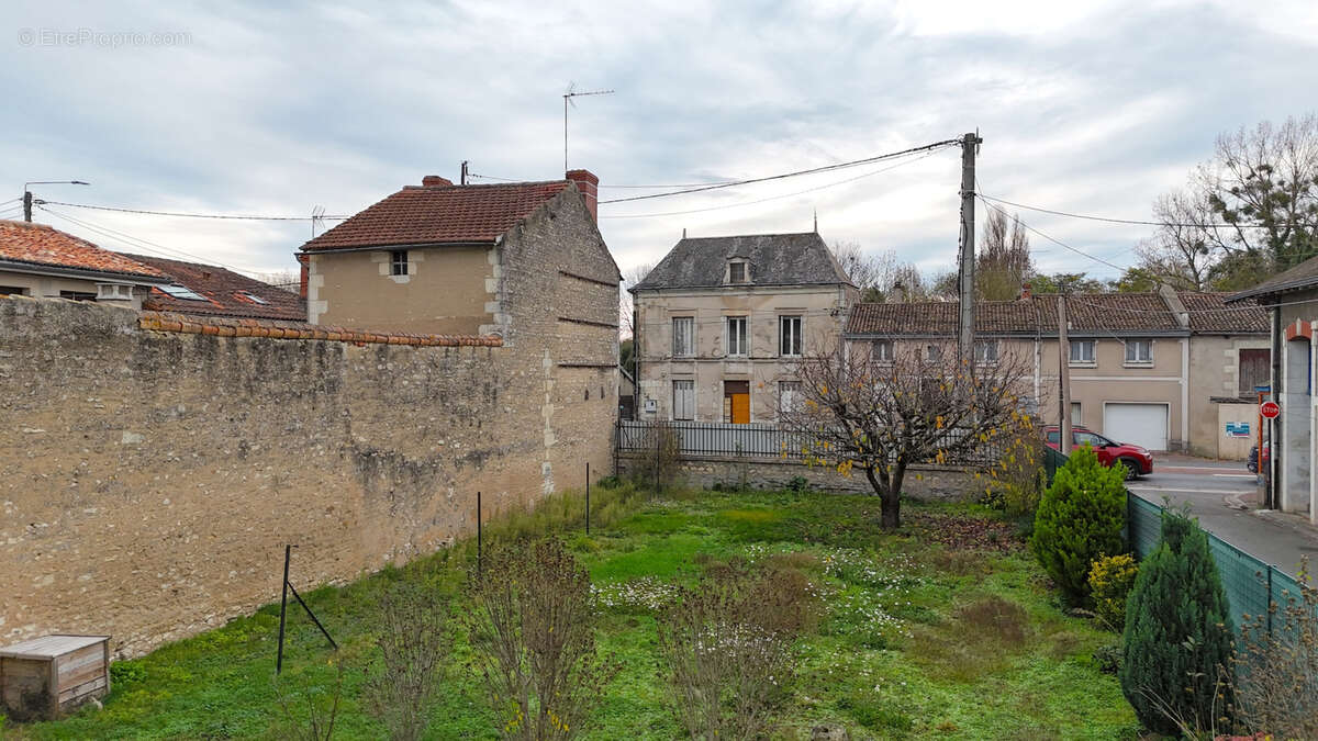 Terrain à JAUNAY-CLAN