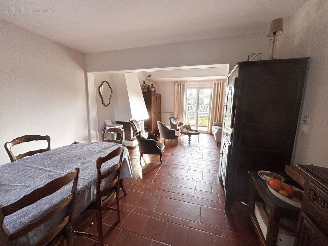 Maison à MARLY-LA-VILLE