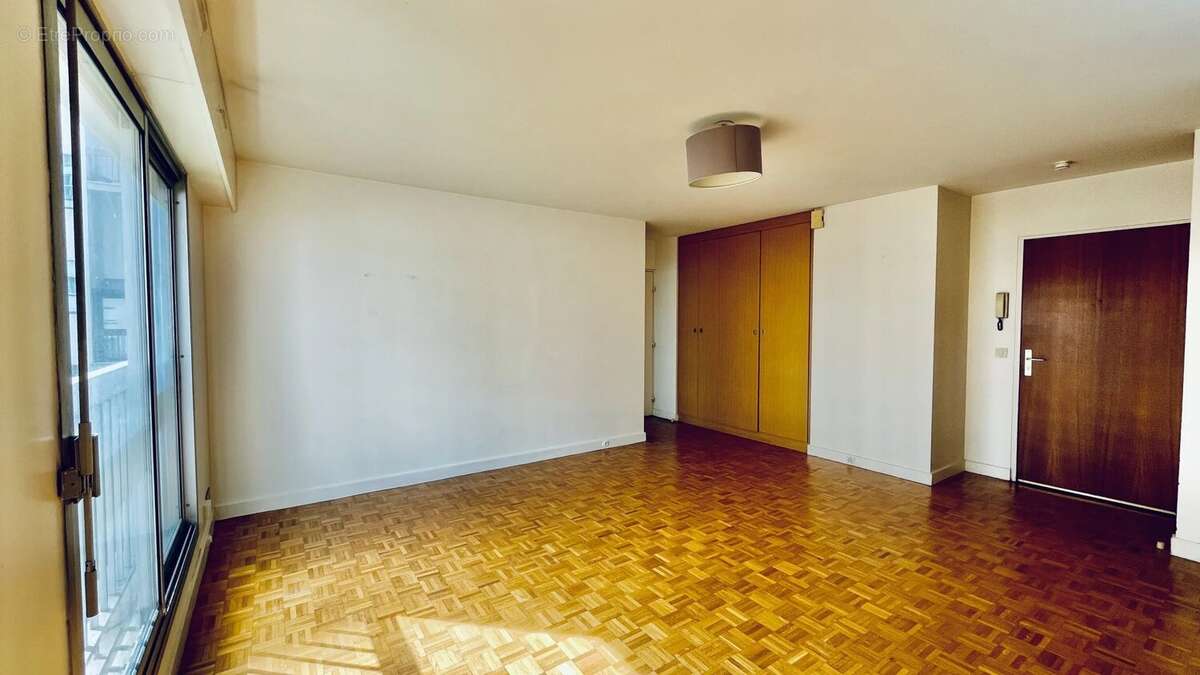 Appartement à LEVALLOIS-PERRET