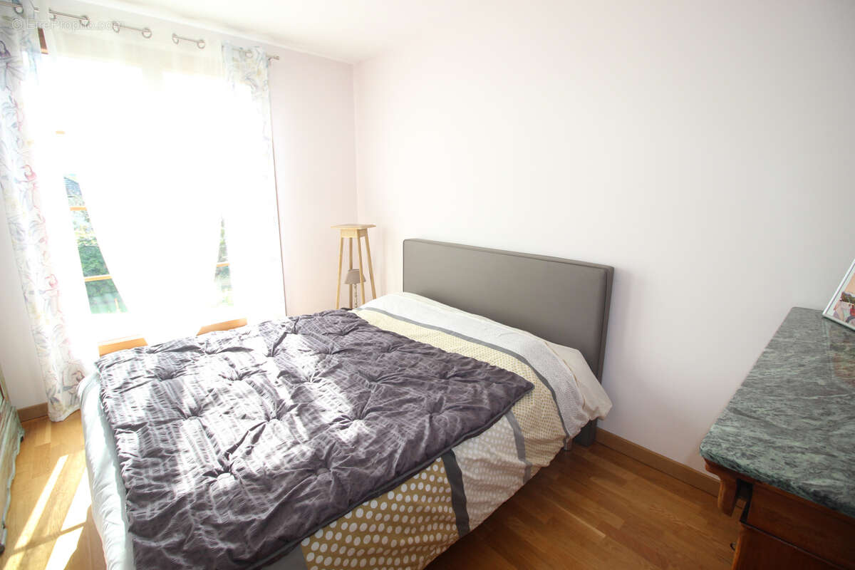 Maison à VARENNES-JARCY