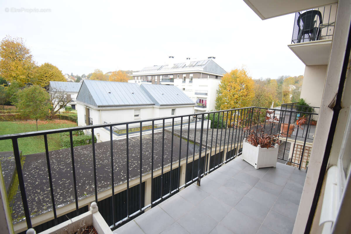 Appartement à VILLE-D'AVRAY