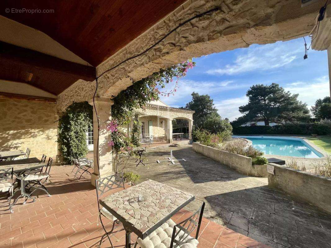 Maison à FONTVIEILLE