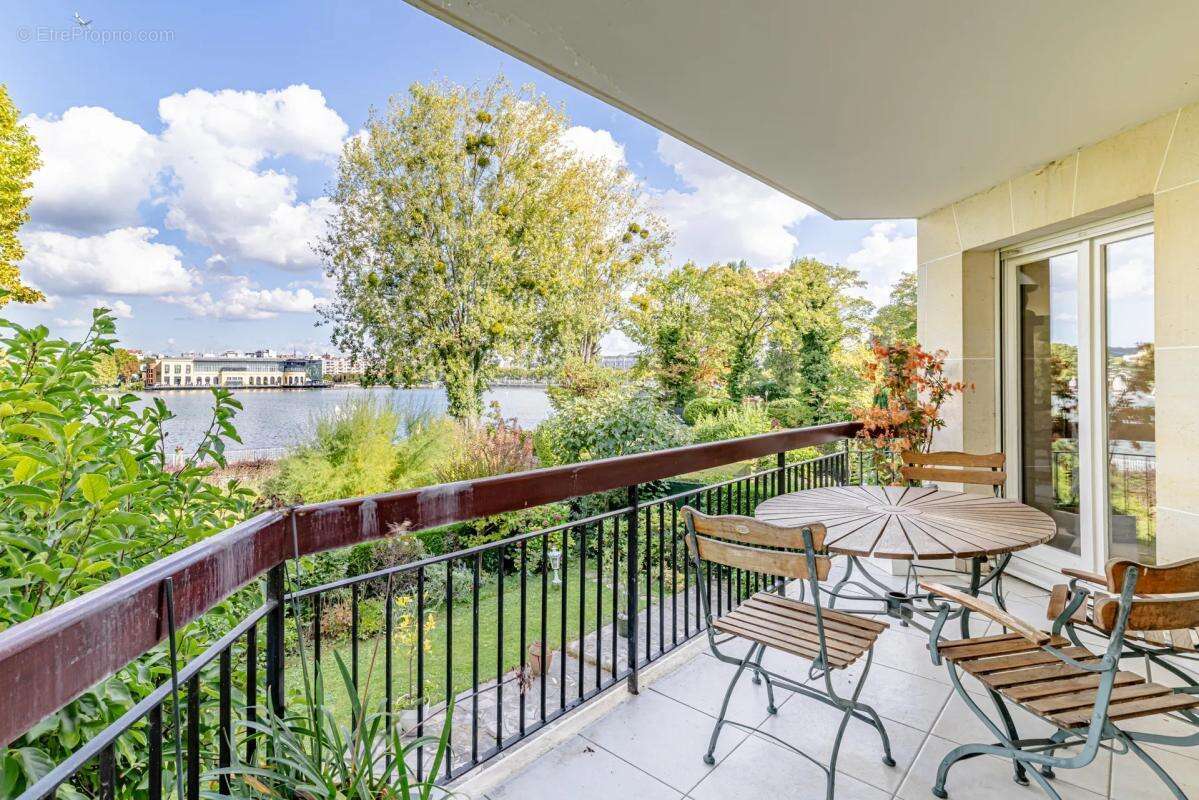 Appartement à ENGHIEN-LES-BAINS