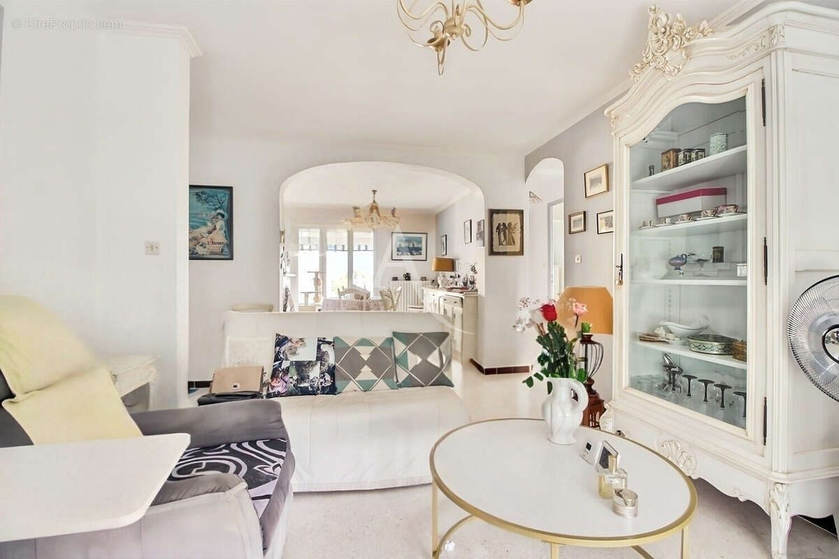 Appartement à CARQUEIRANNE