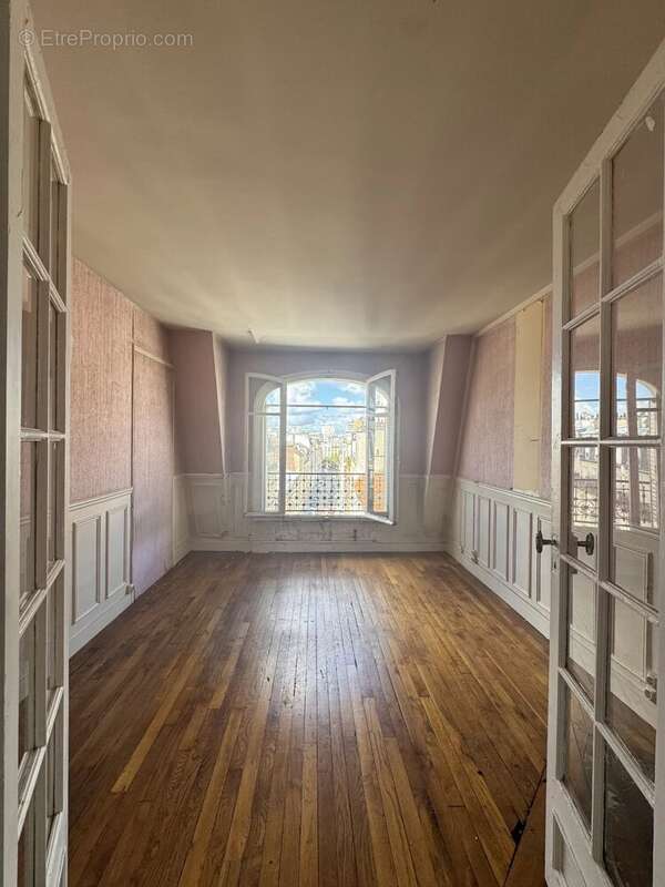 Appartement à PARIS-14E