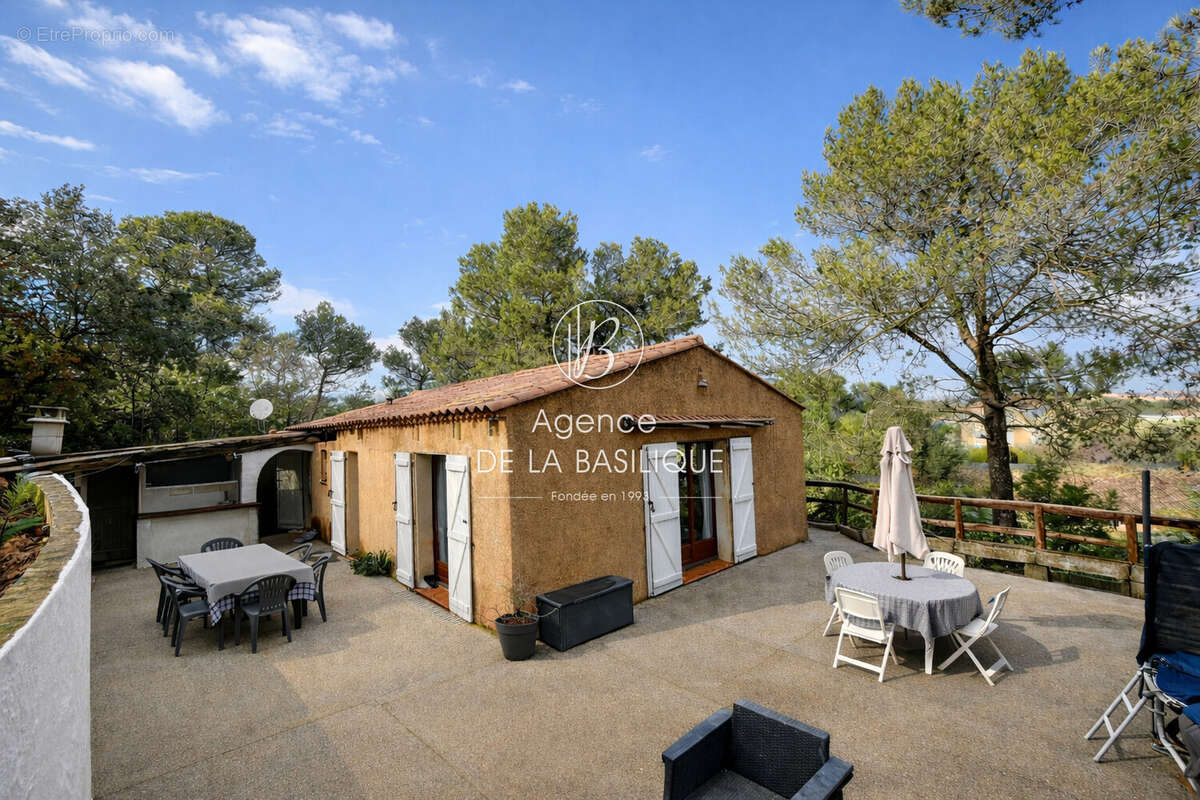 Maison à SAINT-MAXIMIN-LA-SAINTE-BAUME