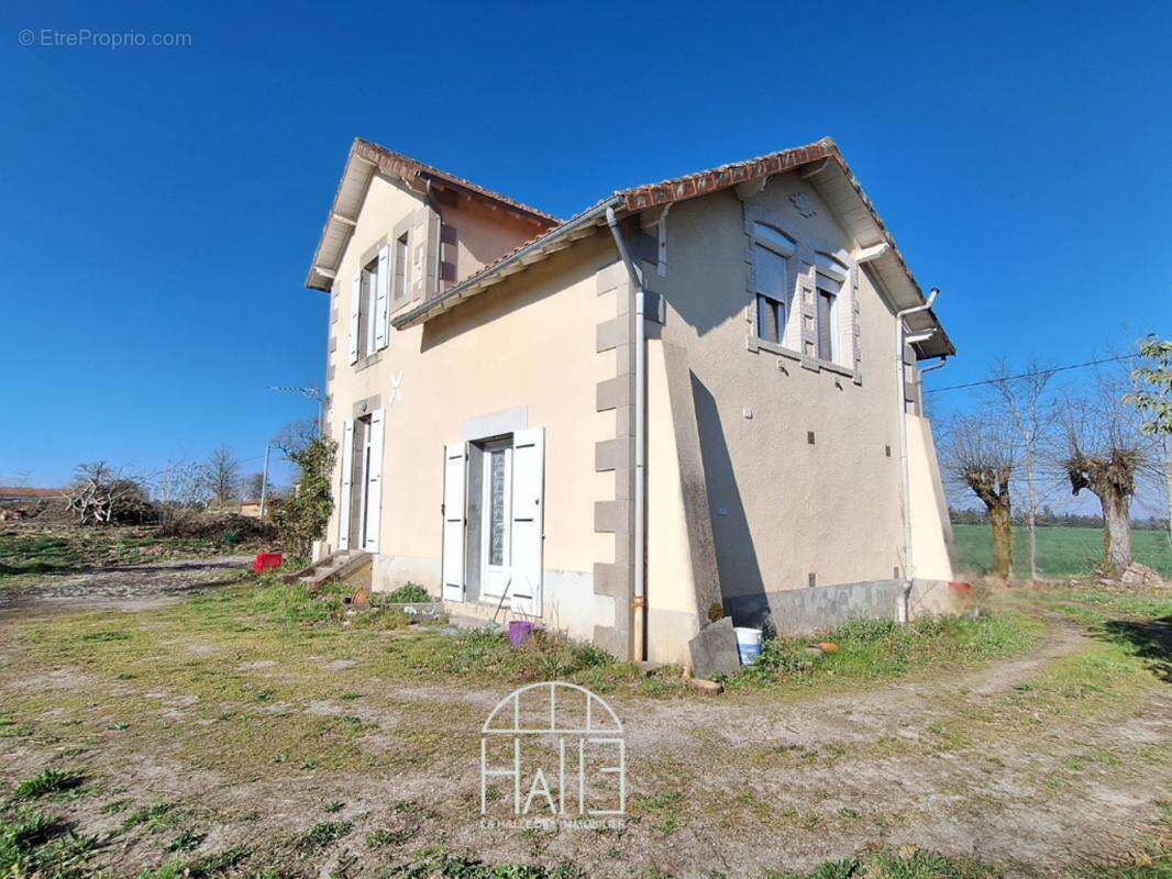 Maison à ORADOUR-SUR-GLANE