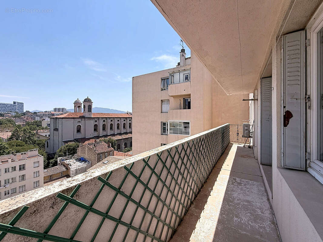 Appartement à MARSEILLE-4E