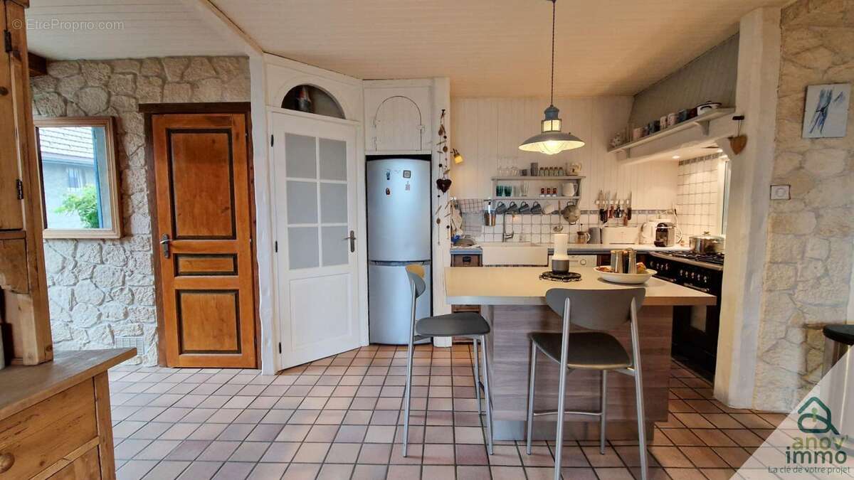 Maison à SAINT-MURY-MONTEYMOND