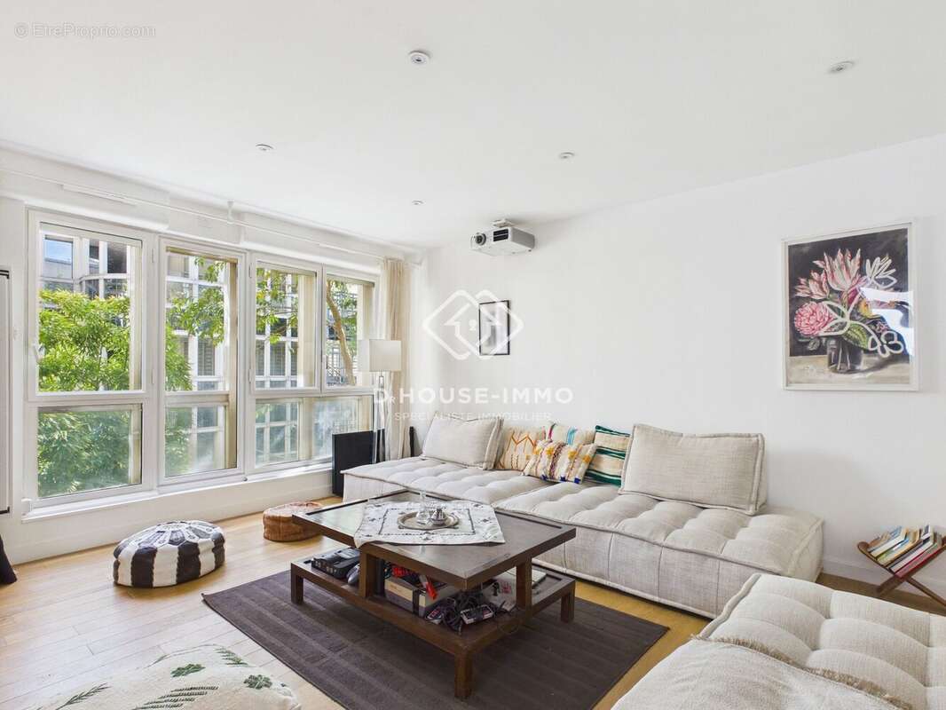 Appartement à PARIS-11E