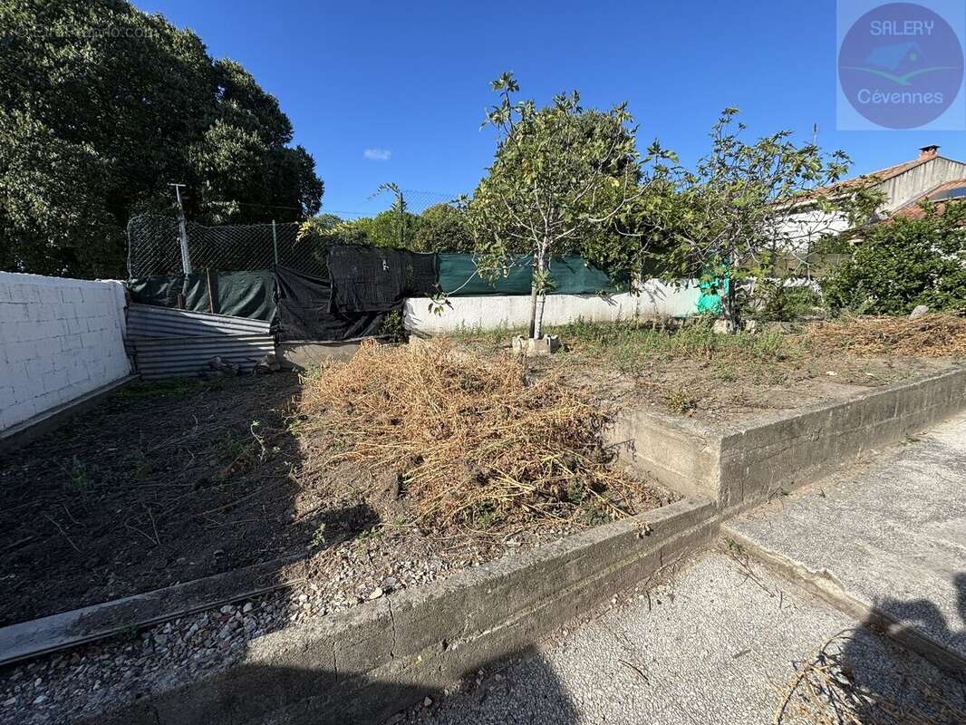 Terrain à NIMES