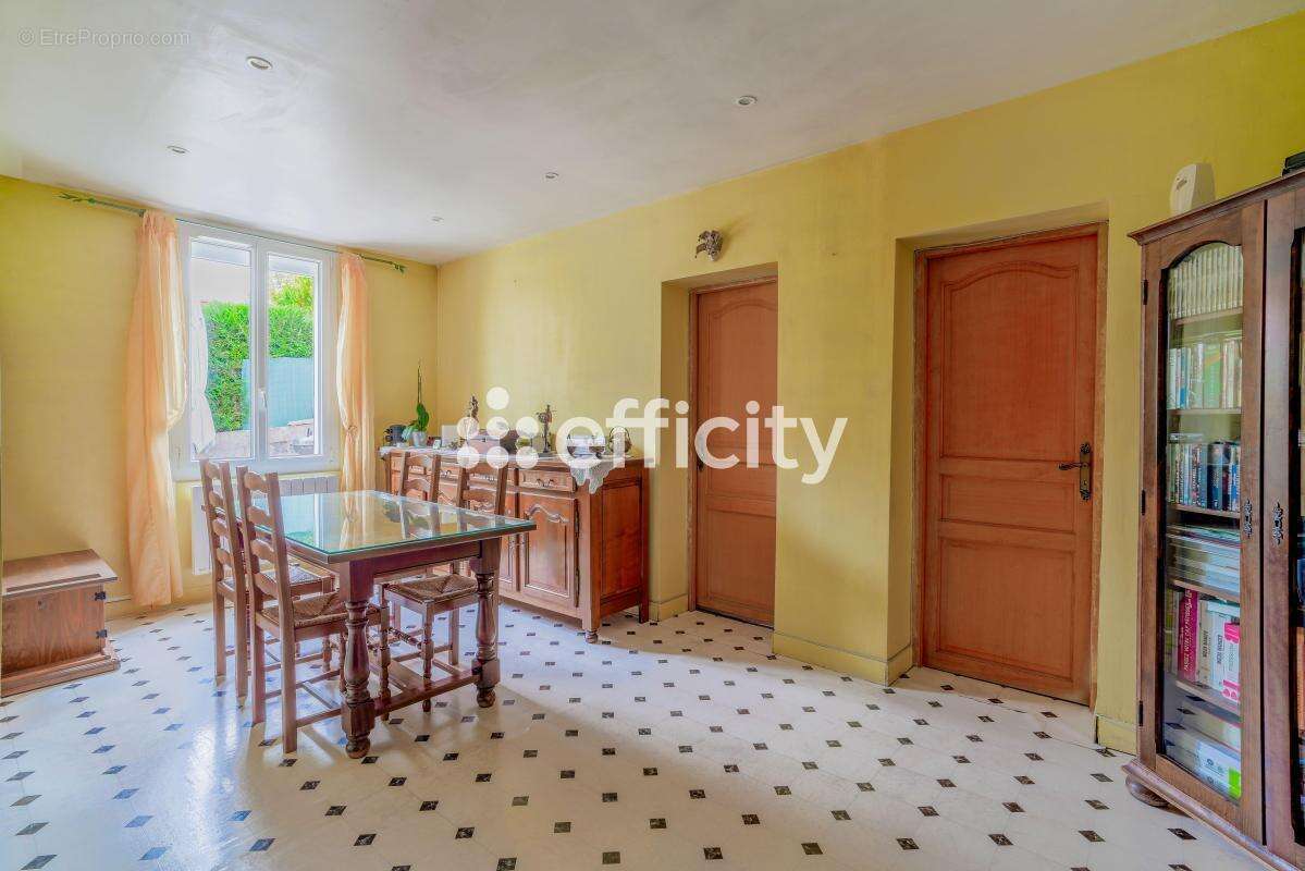 Maison à GOUSSAINVILLE