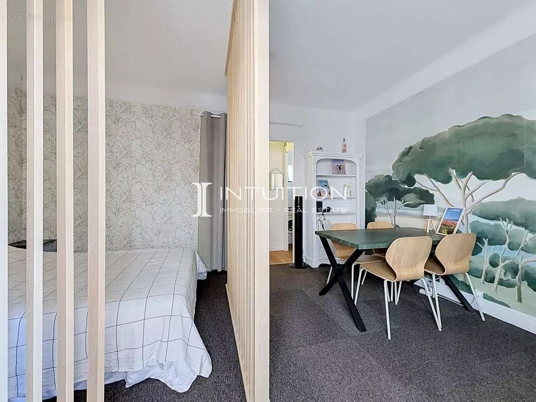 Cannes - Croisette : Studio avec coin nuit vue mer latérale - photo 5