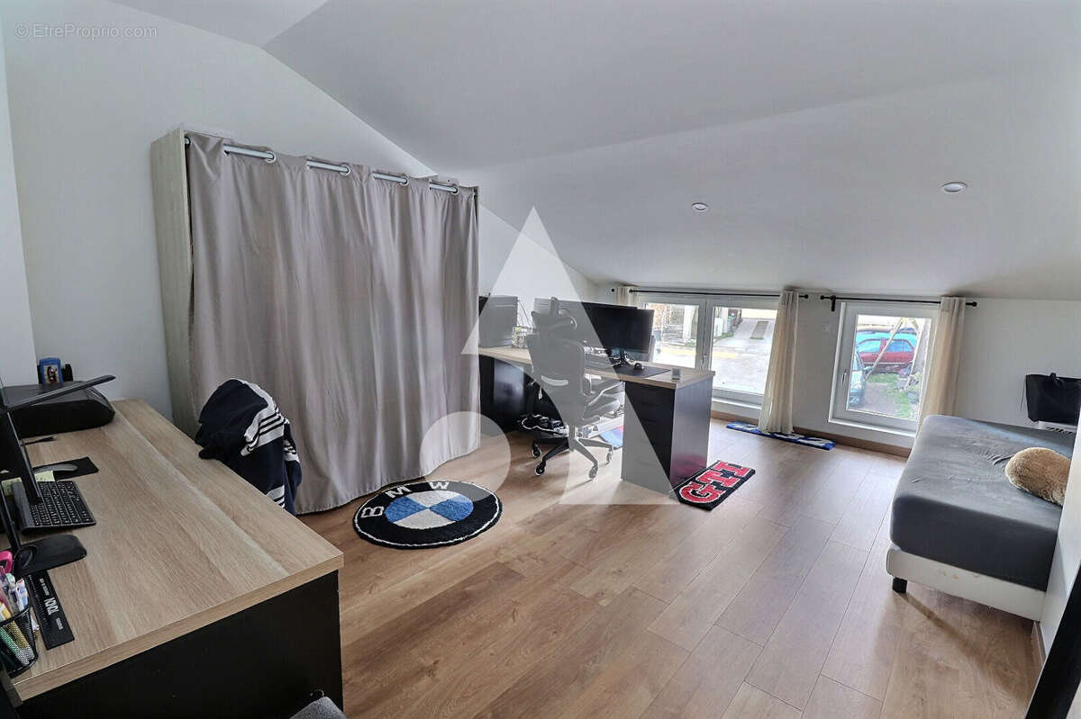 Maison à MERY-SUR-OISE