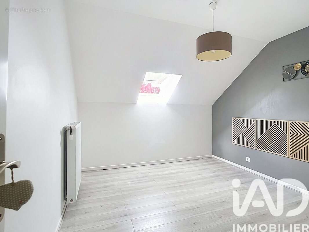 Photo 2 - Maison à GUIGNES