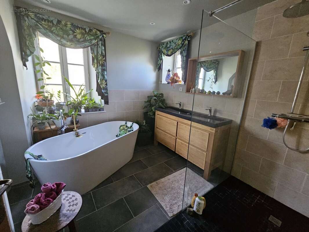 Maison à LABATUT-RIVIERE