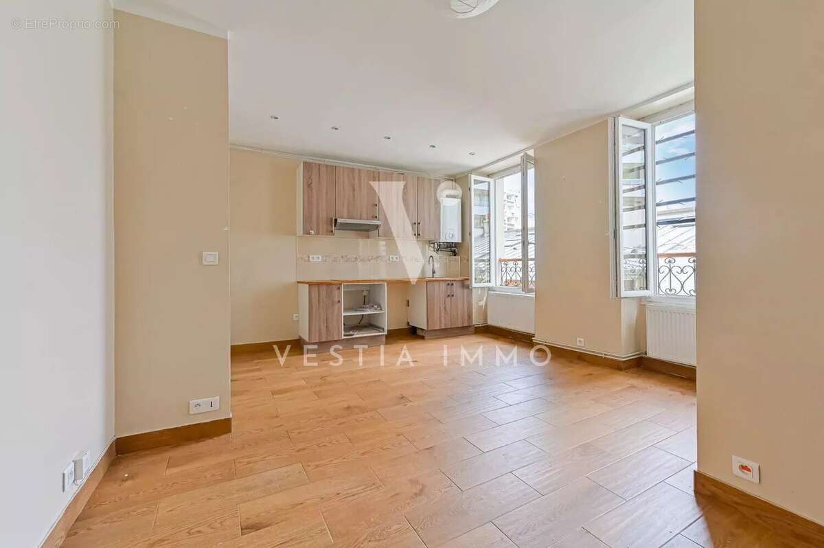 Studio idéal premier achat ou investissement - Bon état - Calme absolu - photo 4