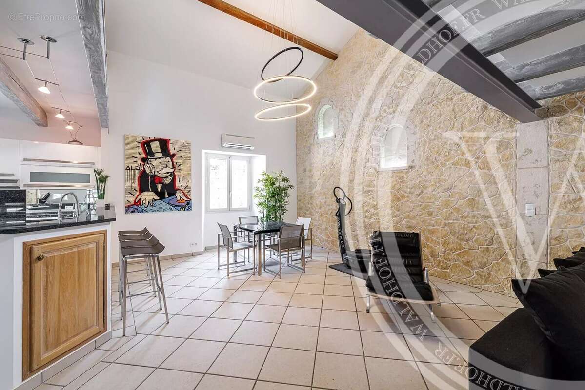 Appartement à LA TURBIE