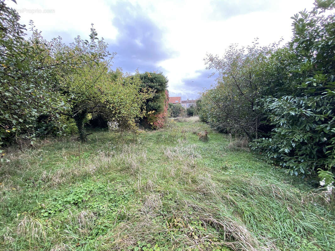 Terrain à DOMMARTIN-LES-TOUL