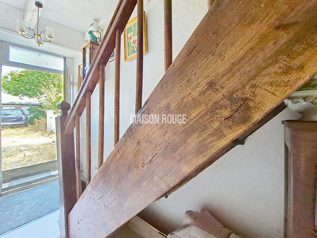 Maison de caractère en pierres à rénover - Jardin, dépendance et aperçus mer - photo 3