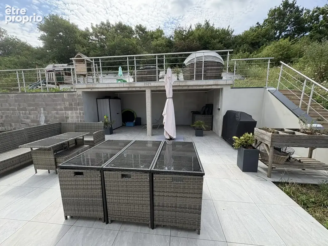 Maison contemporaine 6 pièces avec jardin aménagé et vue panoramique. - photo 9