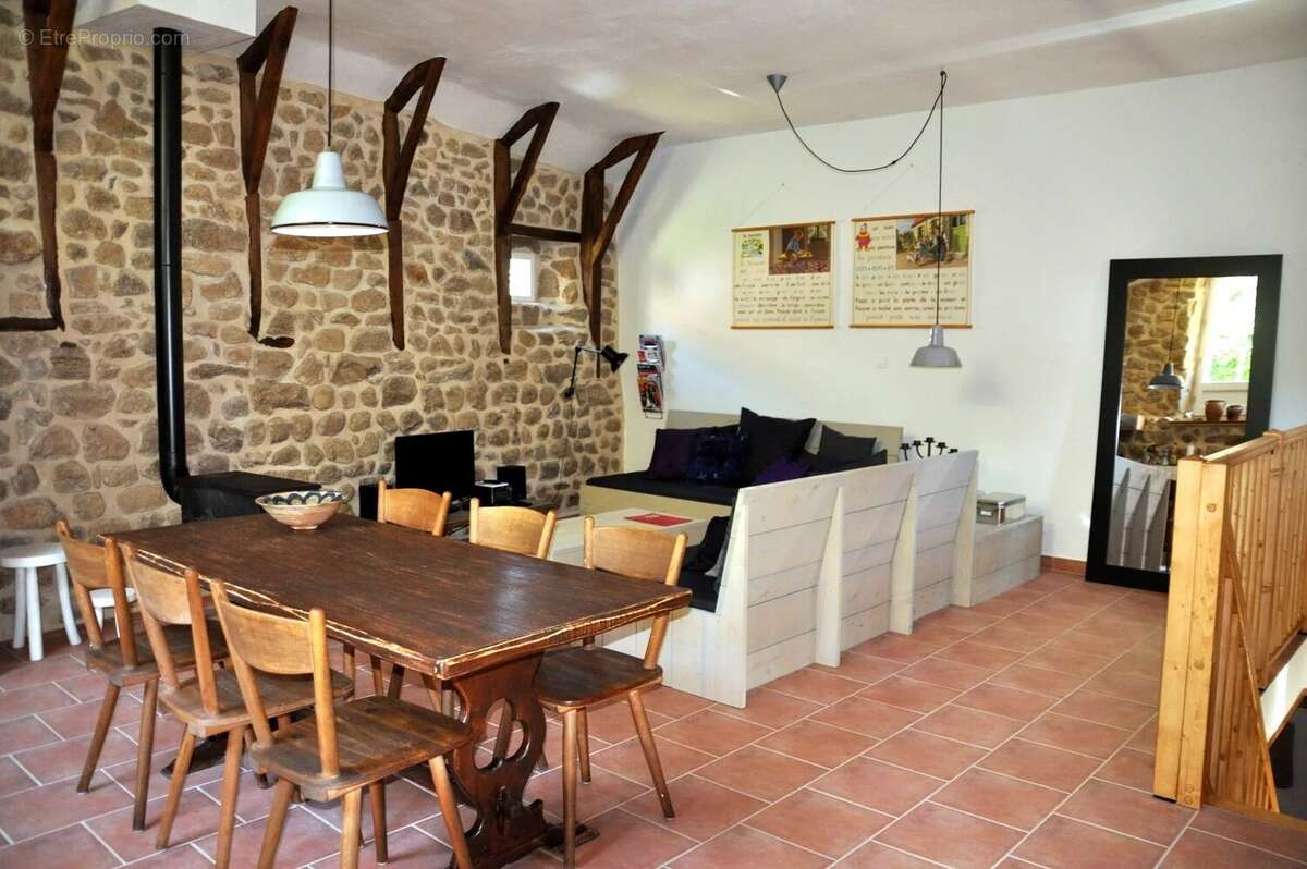 Appartement à PRIVAS