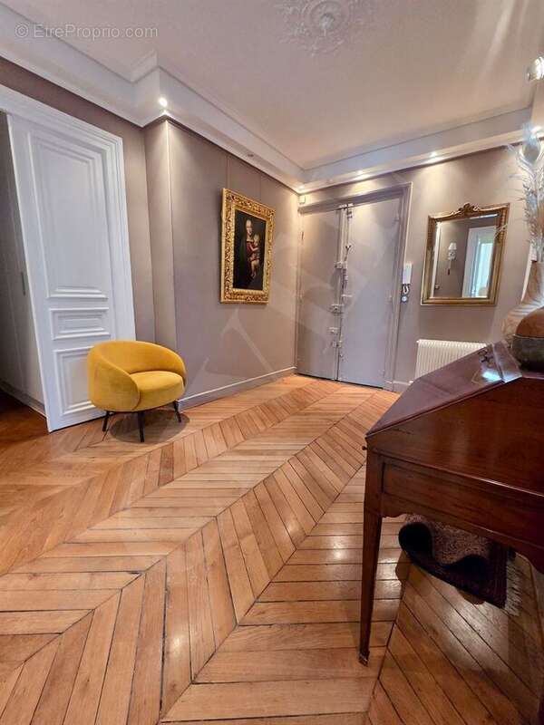Magnifique appartement de cinq pièces double exposition proximité place des États-Unis - photo 3