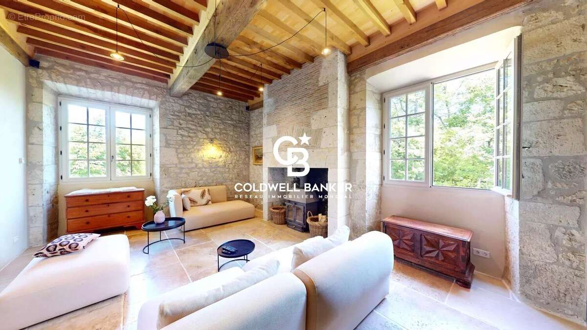 Maison à MONTAIGU-DE-QUERCY