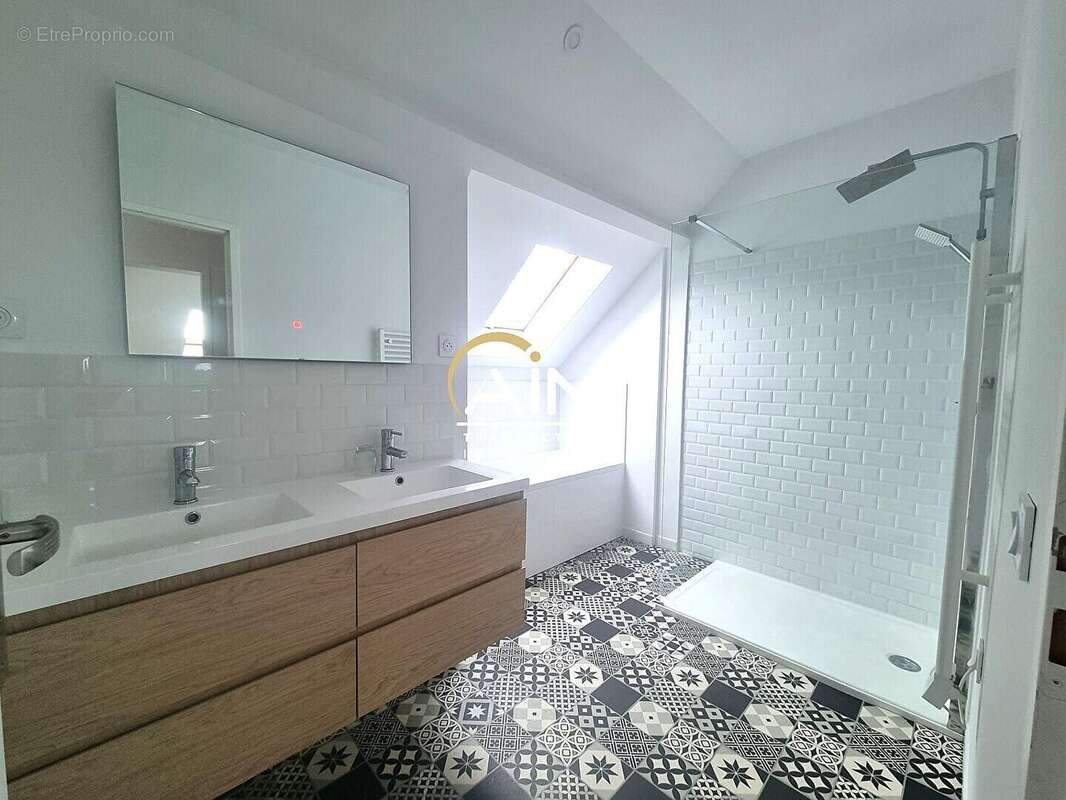 Maison à AZAY-SUR-CHER