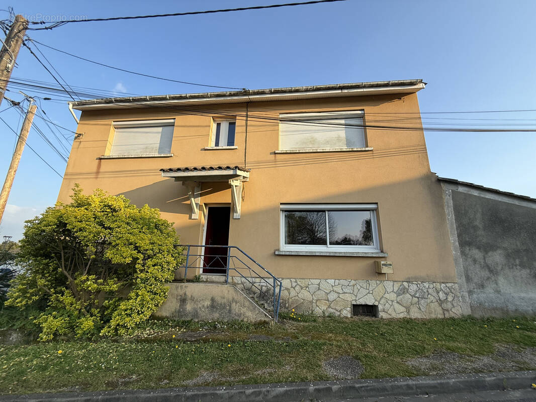 Maison à FARGUES-SAINT-HILAIRE