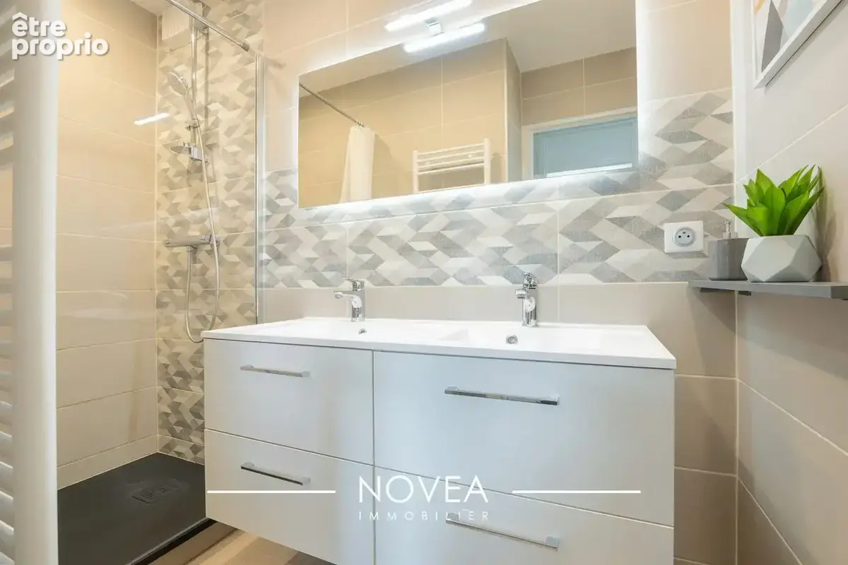 Appartement 80 m² à Oullins  - photo 8