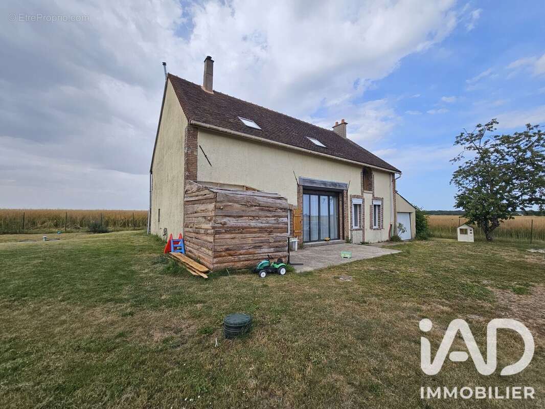 Maison 154 m² à Precy-Sur-Vrin  - photo 2