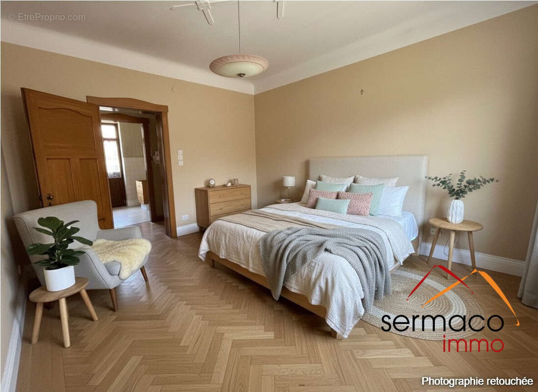 Chambre retouchée avec l'IA - Maison à SARREGUEMINES