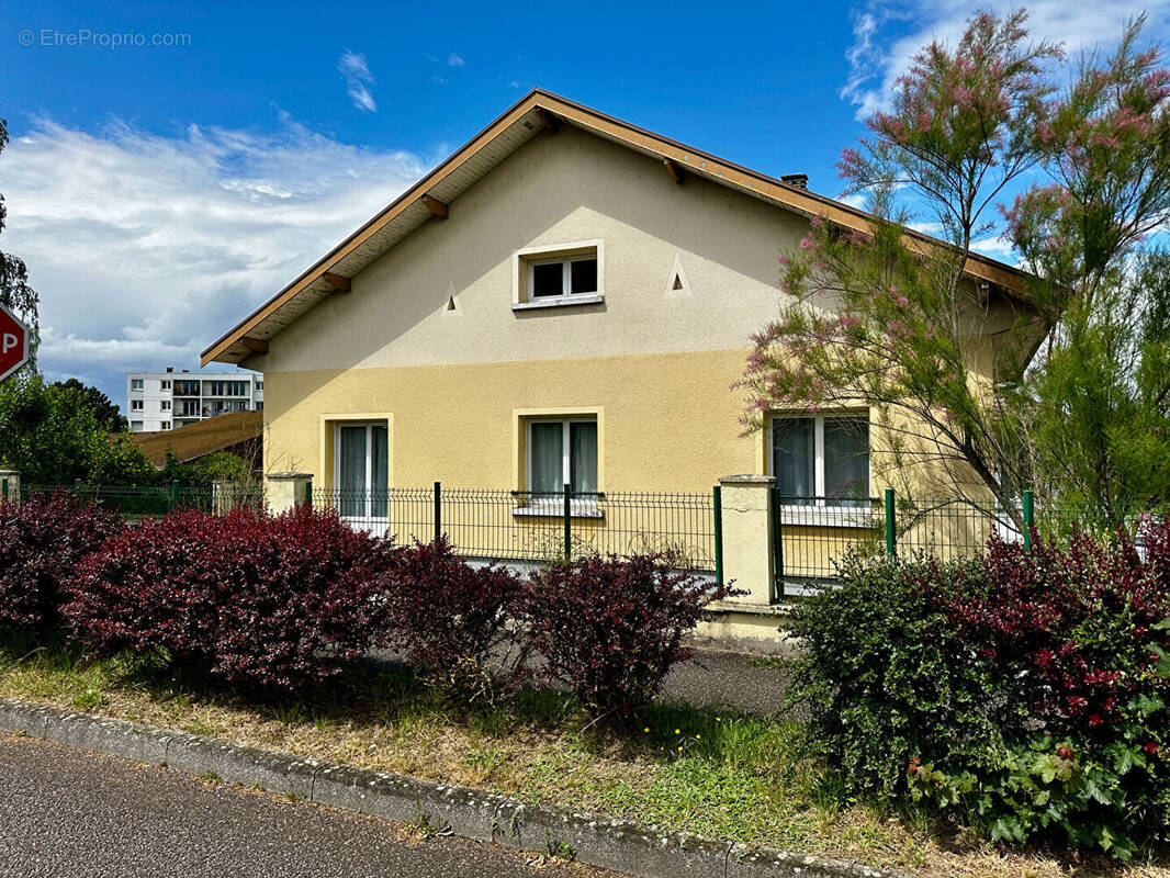 Maison à CHARMES
