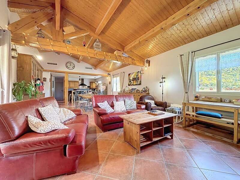 Maison à USCLAS-DU-BOSC