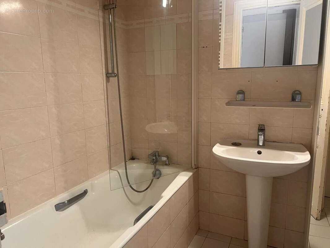 Appartement à PARIS-19E