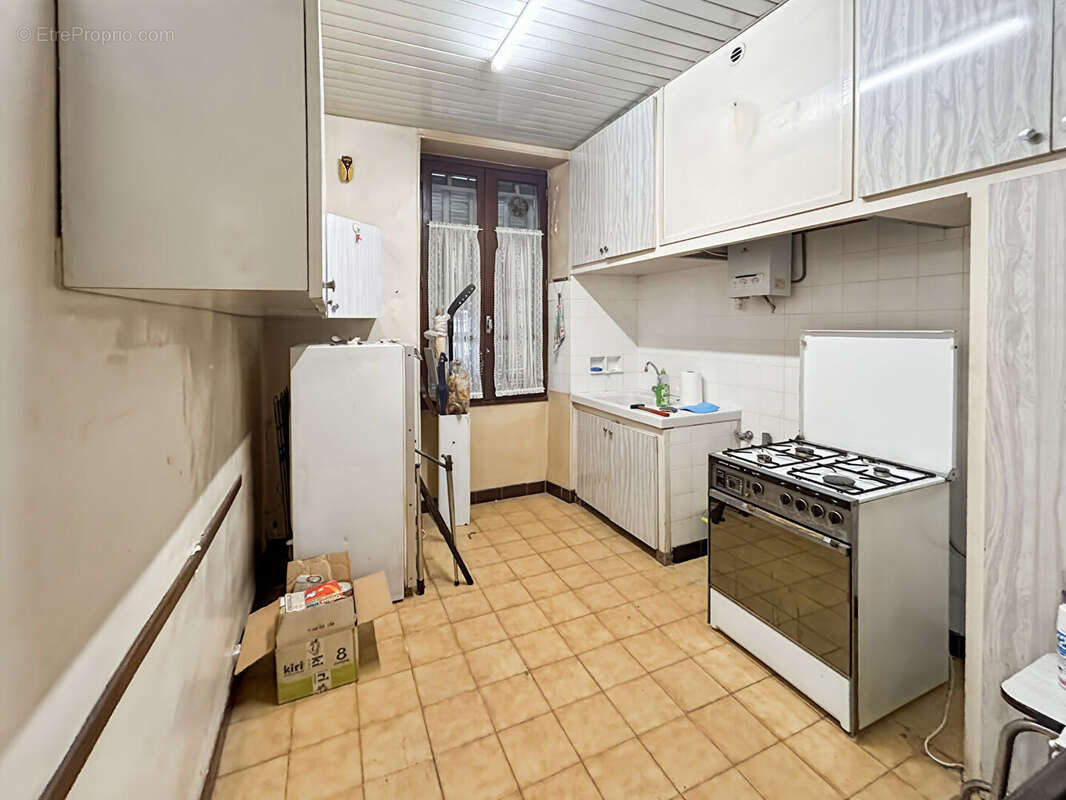 Appartement à MARSEILLE-5E