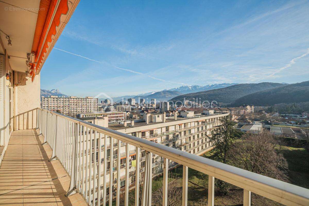 Appartement à LE PONT-DE-CLAIX