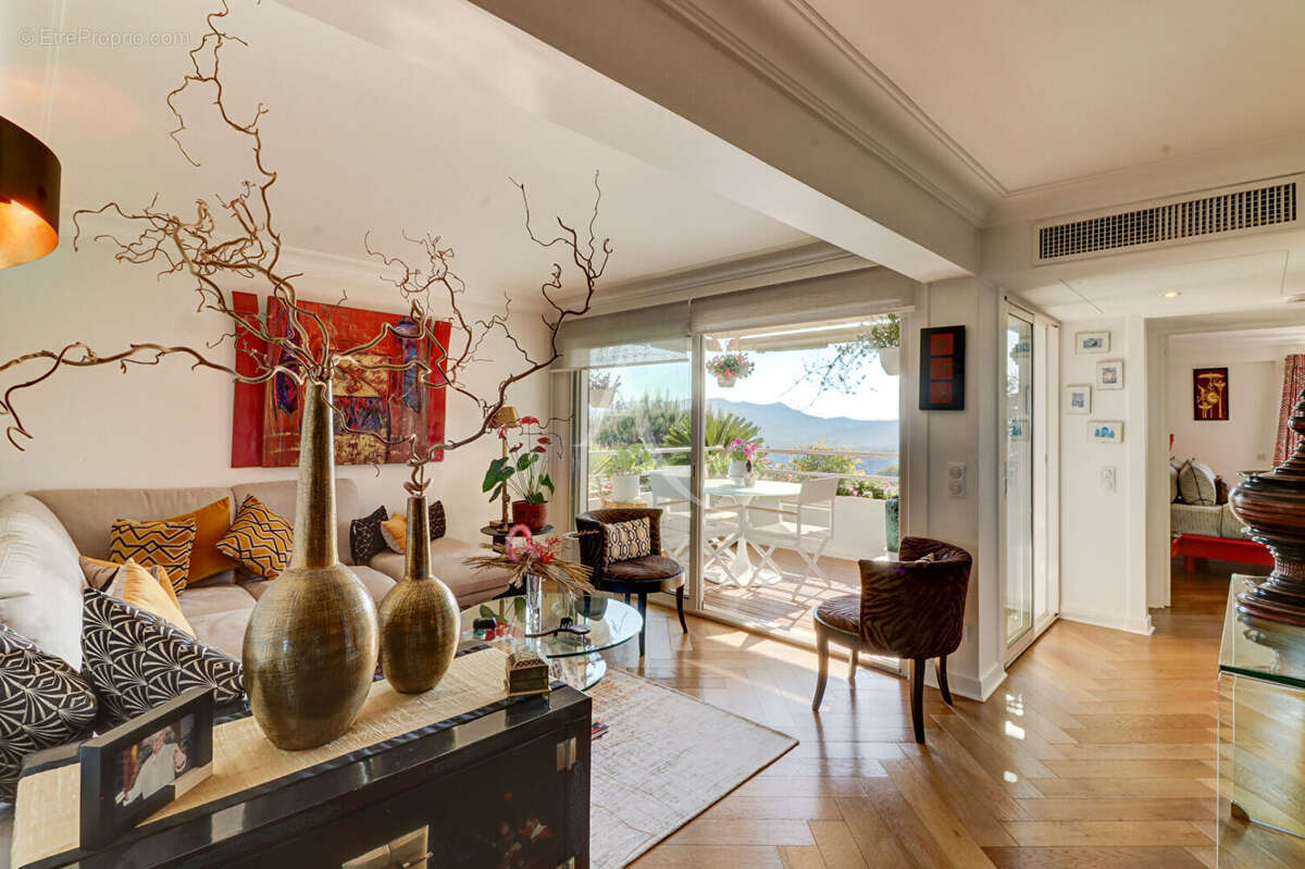 Appartement à MANDELIEU-LA-NAPOULE