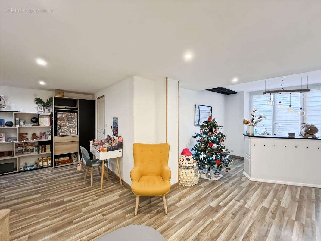 Maison à JOUY-LE-POTIER